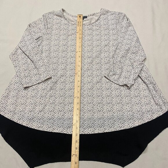 Adrianna Papell Blouse Womens 1X White Black Stretch Shark Hem Pullover Career - Picture 3 of 9